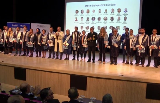 Cübbeleri Törenle Giydiler