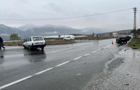 D100'de Kaza! 5 Yaralı