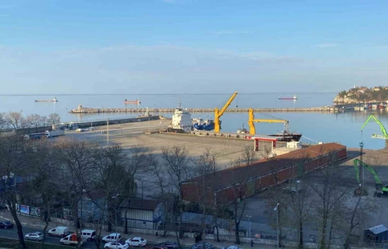 Demir Yüklü Gemi Zonguldak Açıklarında Arızalandı