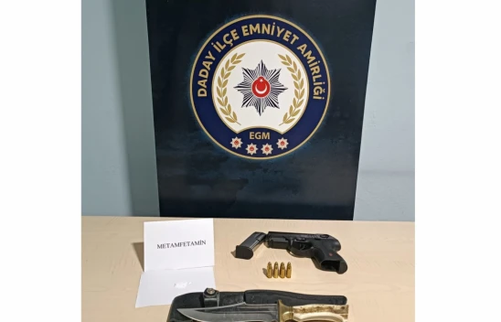 Durdurulan araçtan uyuşturucu ve silah çıktı