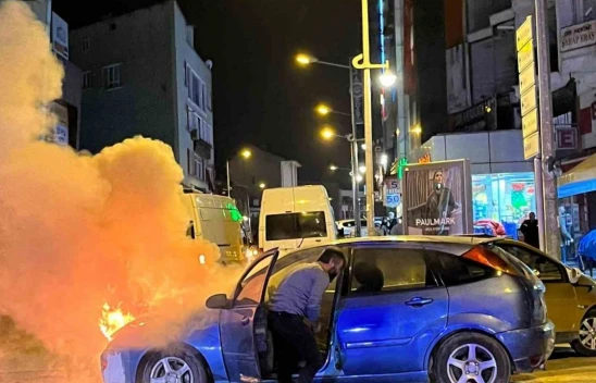 Yanan Aracın İçine Girdi