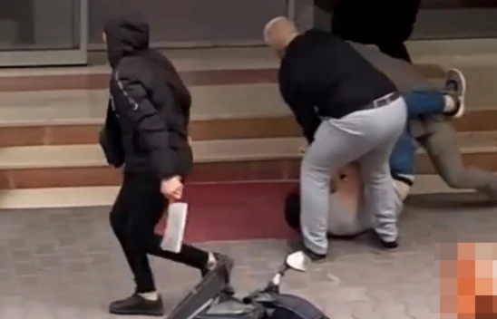 Emlakçıya kızdı, satırla dehşet saçtı