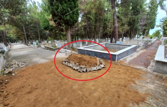 Eski belediye çalışanını yola defnettiler!