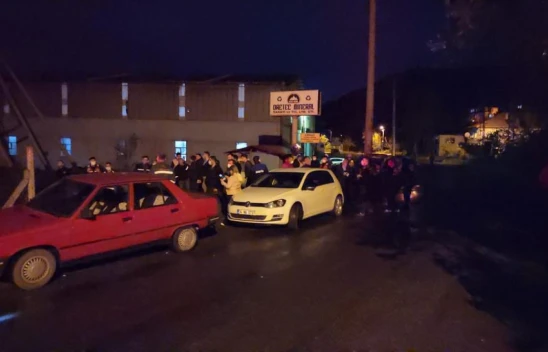 Fabrikadan Yayılan Kötü Koku Mahalleliyi Sokağa Döktü