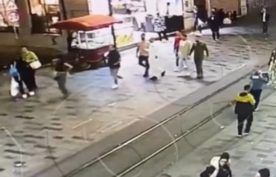 Gaspçı, Çaldığı Paraları Dağıttı