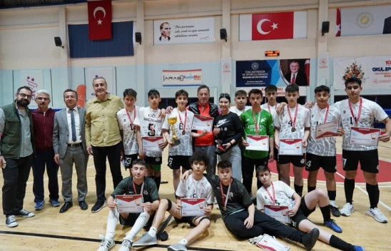 Genç-B Futsal İl Birincisi Göl Anadolu