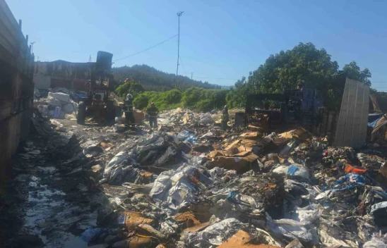 Geri Dönüşüm Depolama Alanında Çıkan Yangın Söndürüldü