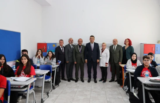 Gümüş, Sınav Koleji'ni Ziyaret Etti