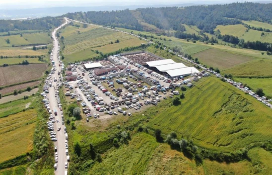 Hayvan pazarında kurban yoğunluğu