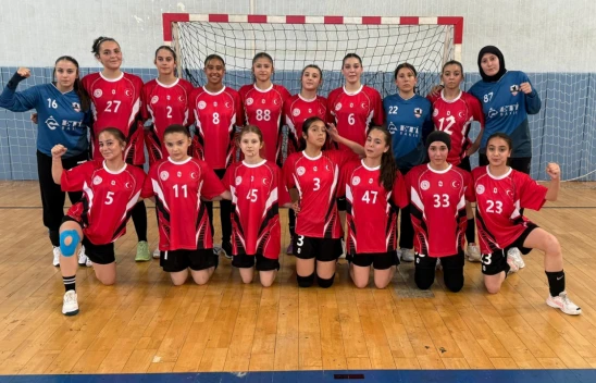 Hentbolcularımız Lider Olarak Yarı Finallerde