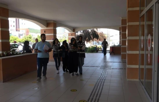 Hırsızlık yapmaya çalışırken yakalandılar