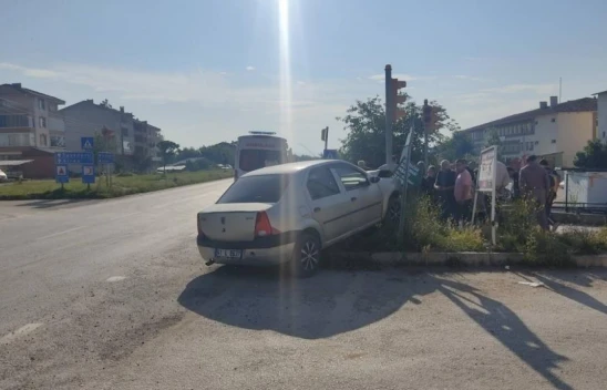 İki ayrı kazada 4 kişi yaralandı