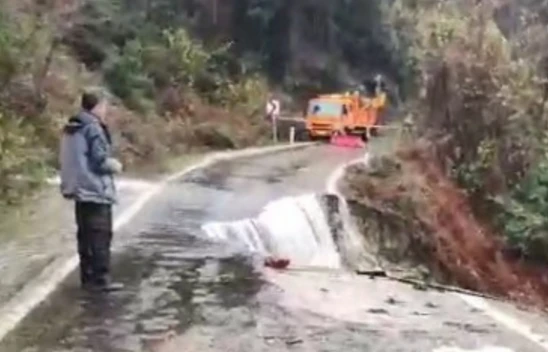 İki İlçenin Bağlantısı Kesildi