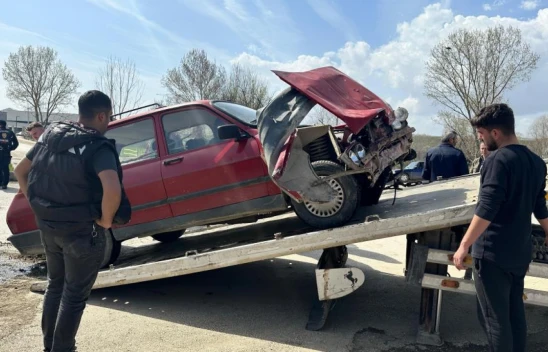 İki Otomobil Çarpıştı: 1 Yaralı