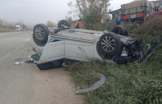 İki Otomobil Çarpıştı: 3 Yaralı