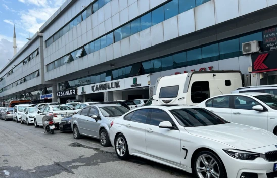 İkinci el otomobil piyasası kontak kapattı