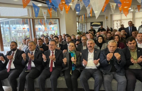 İl Genel Meclis Başkanı Ünlü: 'Belediyelerde Çalışanların Ekmeğiyle Oynamayın'