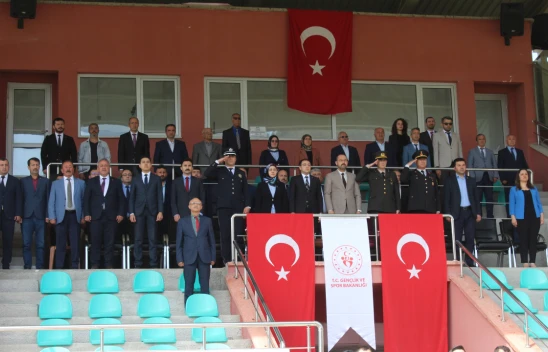 İlçelerde 19 Mayıs Kutlandı