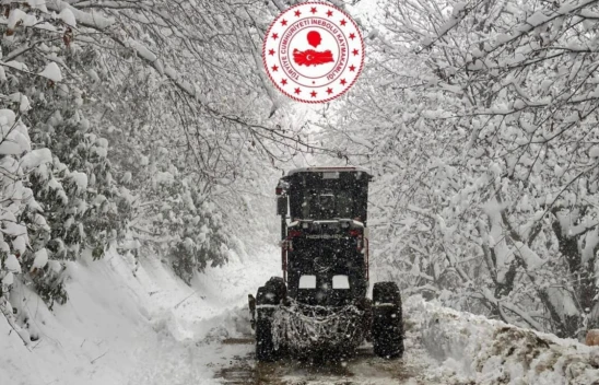 İnebolu Belediyesi'nden 24 Saat Kesintisiz Karla Mücadele