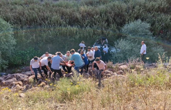 İnsan Zinciri Oluşturdular