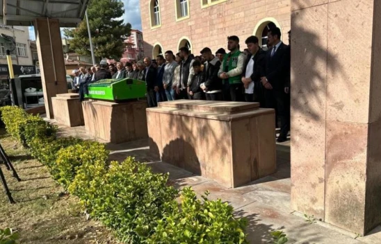 İskeleden Düşerek Ölen İnşaat İşçisi Toprağa Verildi