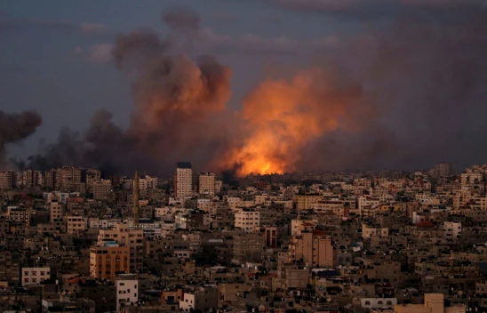 İsrail, Gazze'de hastane çevrelerini vuruyor!