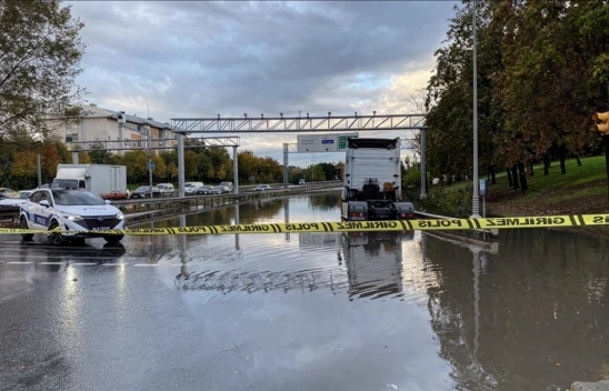 İstanbul'da Sağanak Hayatı Olumsuz Etkiledi