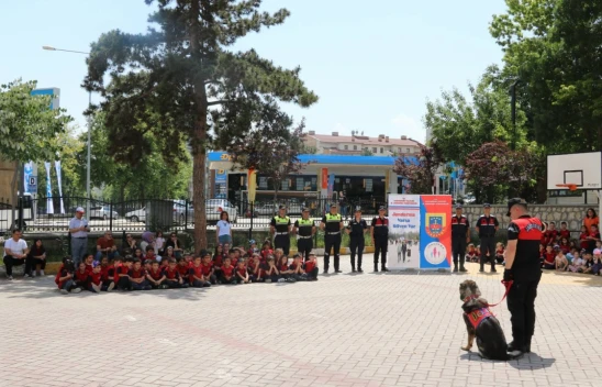 Jandarmadan Öğrencilere Eğitim