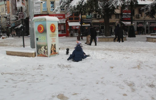 Kar Sevincini Doyasıya Yaşadılar