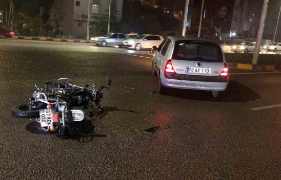 Karabük'te Motosikletle Otomobil Çarpıştı: 1 Yaralı