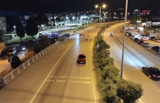 Yolun Karşısına Geçerken Araba Çarptı: Ağır Yaralandı