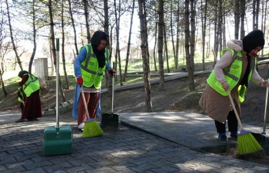 Karabük'ün Cadde Ve Sokakları Kadınlara Emanet