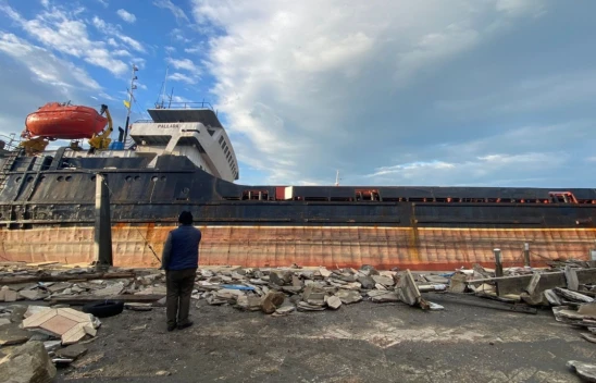 Karaya Oturan Geminin Mürettebatı Kalp Krizinden Öldü