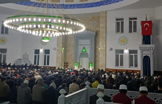 Kastamonu'da Berat Kandili Camilerde Dualarla İdrak Edildi