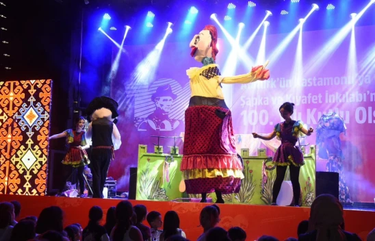 Kastamonu'da Çocuklar 'Müzikal Family Show - Marioneta' İle Eğlendi