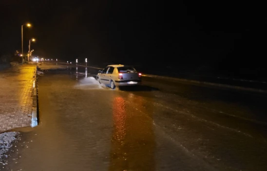 Kastamonu'da Deniz Taştı, Sokaklar Su Altında Kaldı