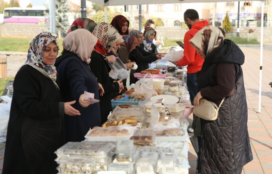 Kastamonu'da Gazze İçin 'Hayır Çarşısı' Düzenlendi