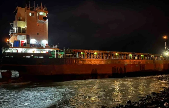 Kastamonu'da Gemi Karaya Oturdu: Mürettebatlar Kurtarıldı