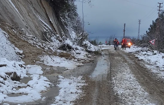 Kastamonu'da İki Ayrı Noktada Heyelan Meydana Geldi