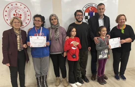 Kastamonu'da İlk Kadın Mitingi Kutlamalarında Satranç Turnuvası