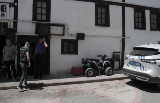 Kastamonu'da Kötü Koku İhbarı, Gizli Tüneli Ortaya Çıkardı!