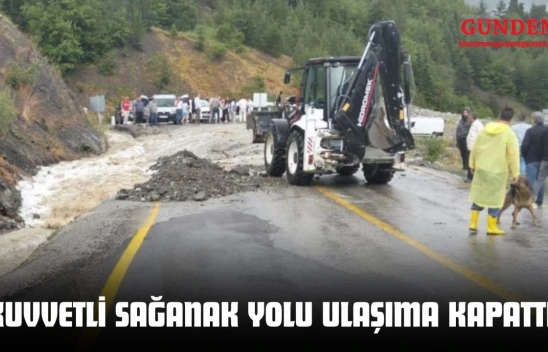Kastamonu'da Kuvvetli Sağanak Yolu Ulaşıma Kapattı