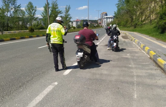 Kastamonu'da Motosiklet Denetimi: Alkollü Sürücünün Ehliyetine El Konuldu