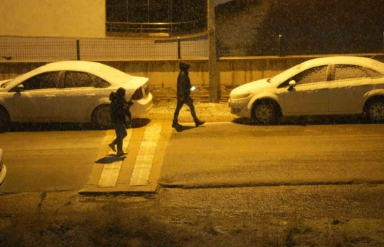 Kastamonu'da Şehir Merkezine İlk Kar Düştü