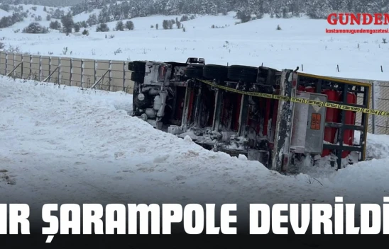 Kastamonu'da Tır Şarampole Devrildi!