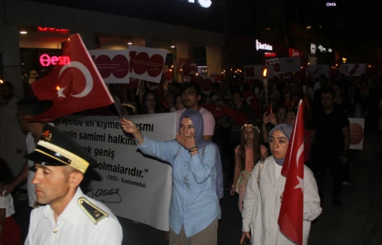 Kastamonu Meydanı Fenerlerle Donatıldı