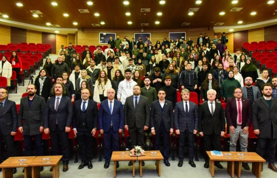 Kastamonu Üniversitesi'nde 'Dünya Ekonomisinde Güncel Gelişmeler' Konferansı