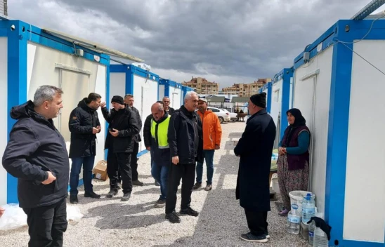Kastamonu Valisi Avni Çakır, İslahiye'de depremzedeleri dinledi