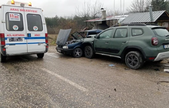 Kastamonu'ya Gelen Tiyatro Ekibi Kaza Geçirdi: Yaralılar Var