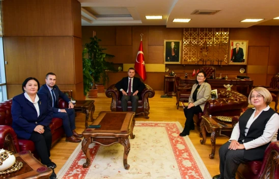 Kazakistan'dan Rektör Topal'a Ziyaret 